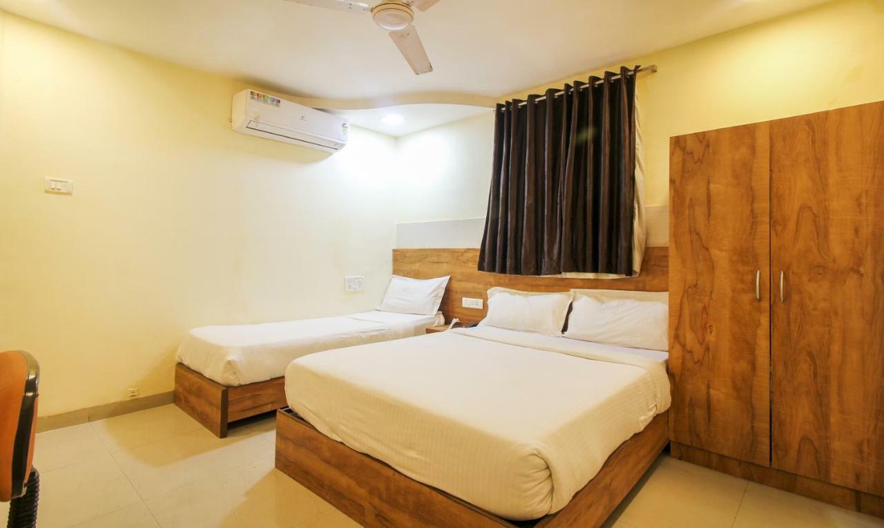 Tiba Hotel Bombay Esterno foto