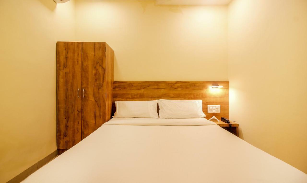 Tiba Hotel Bombay Esterno foto