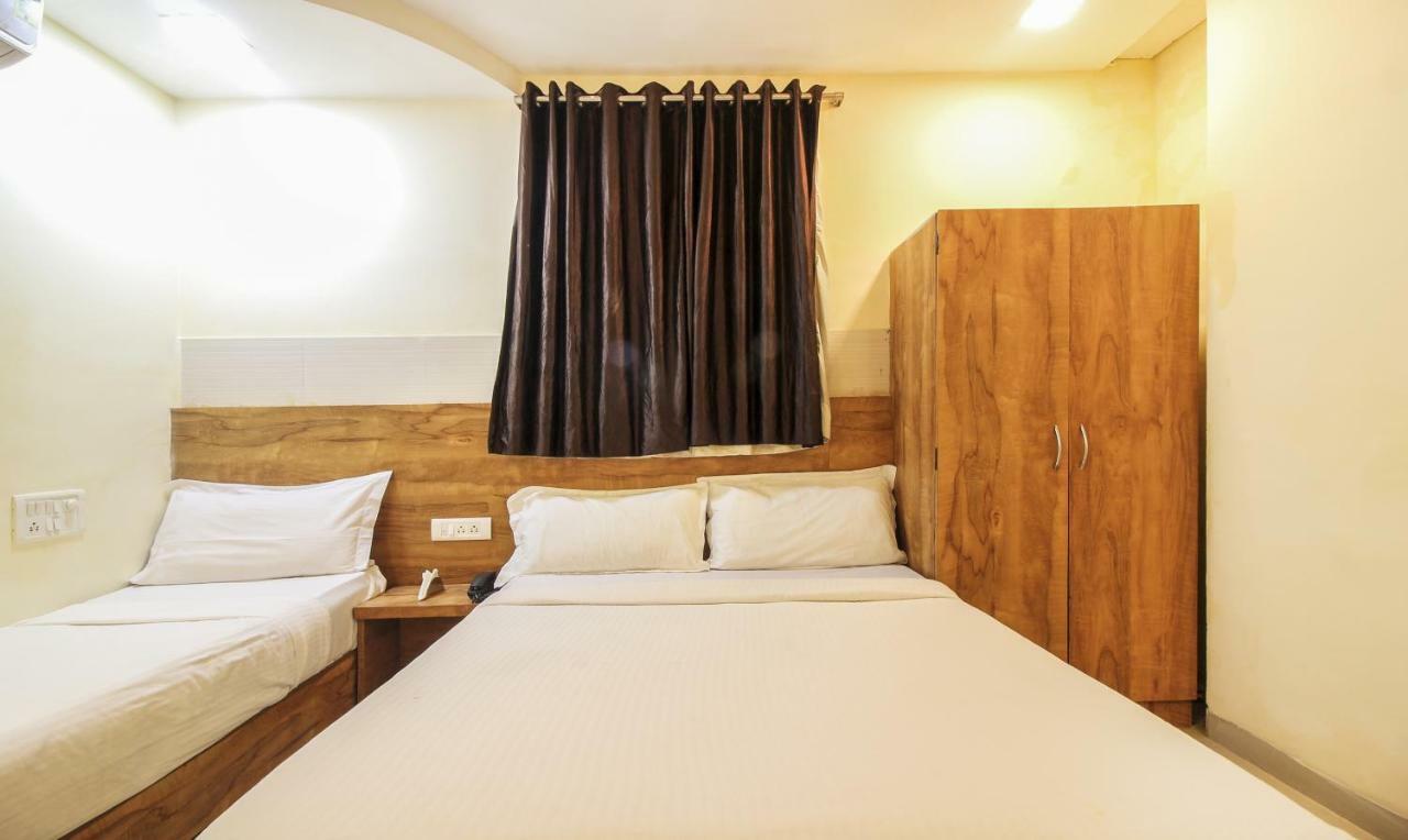 Tiba Hotel Bombay Esterno foto