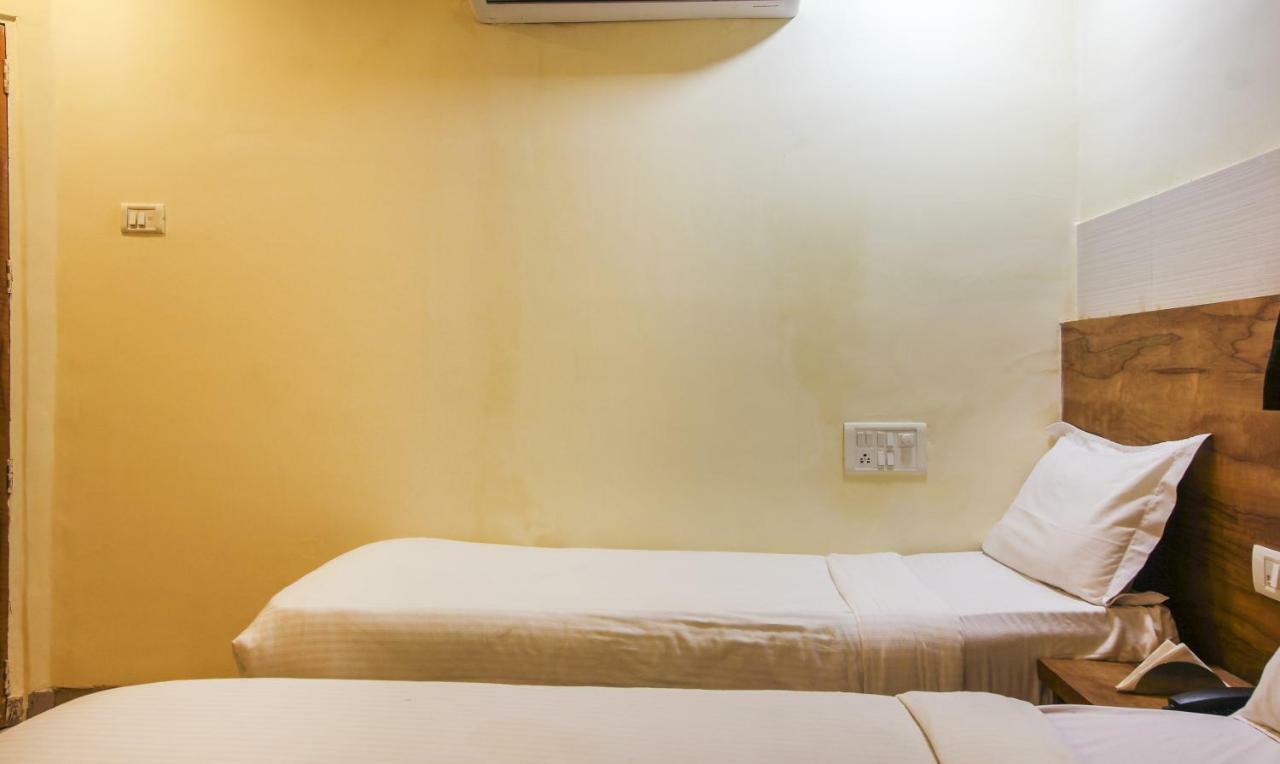 Tiba Hotel Bombay Esterno foto