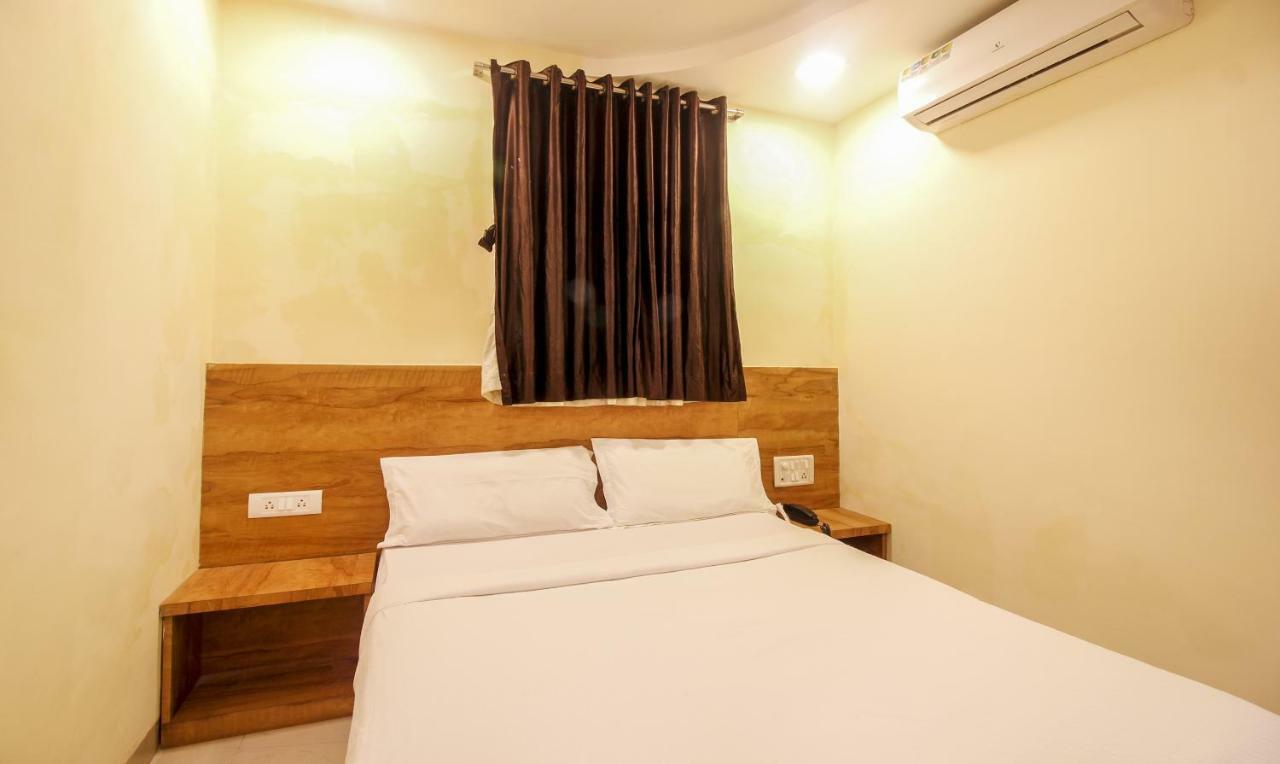 Tiba Hotel Bombay Esterno foto